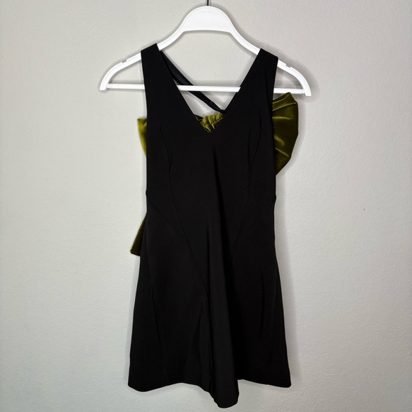 New with Tags Zara Mini Halter Dress with Green Velvet Bow - Picture 2 of 8